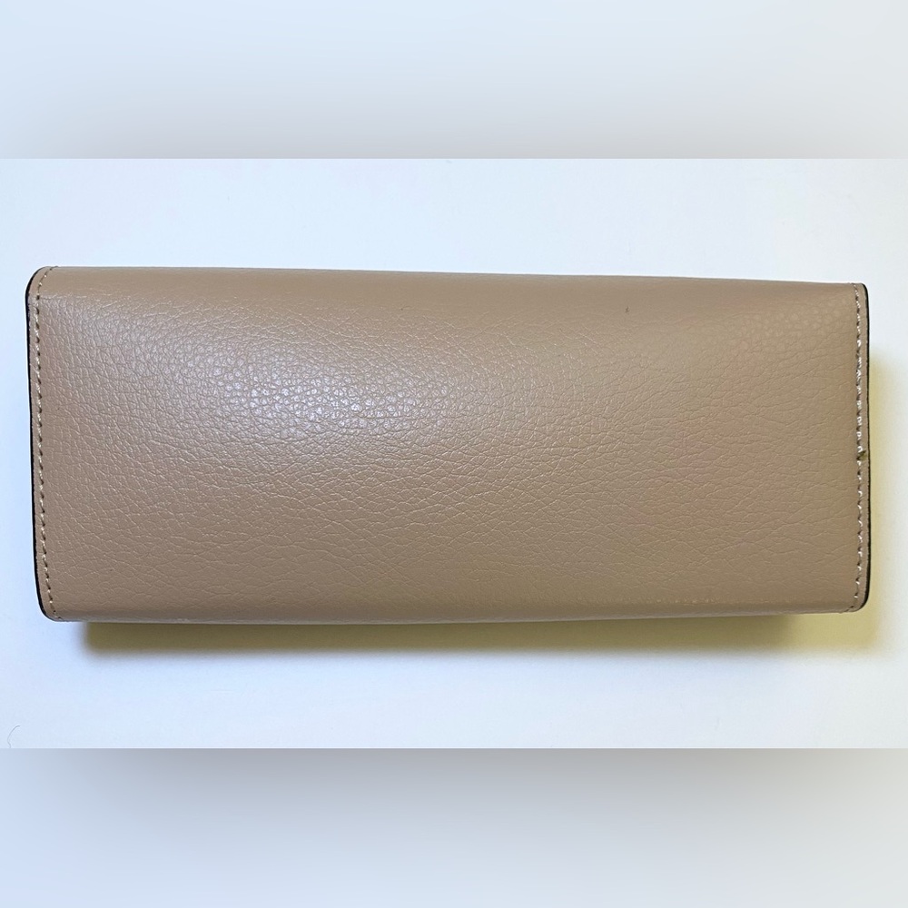 Tod's genuine leather sunglasses case in a tan color - Picture 3 of 4